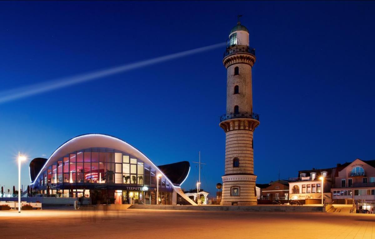 Strandpalais/Meerblick Rostock Exterior photo